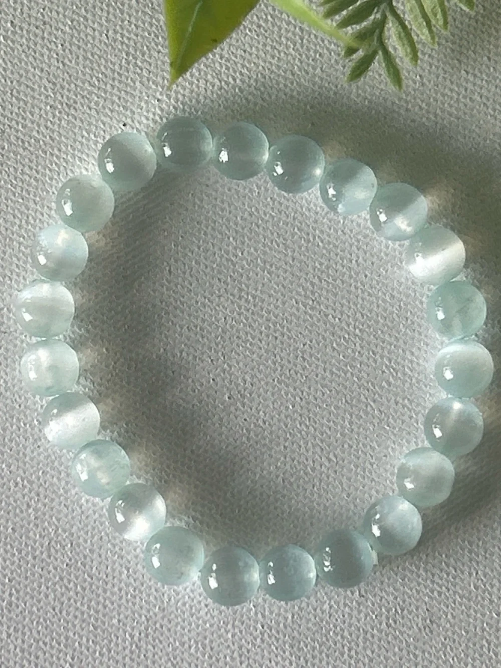 Light aqua blue cat eye stretch bracelet